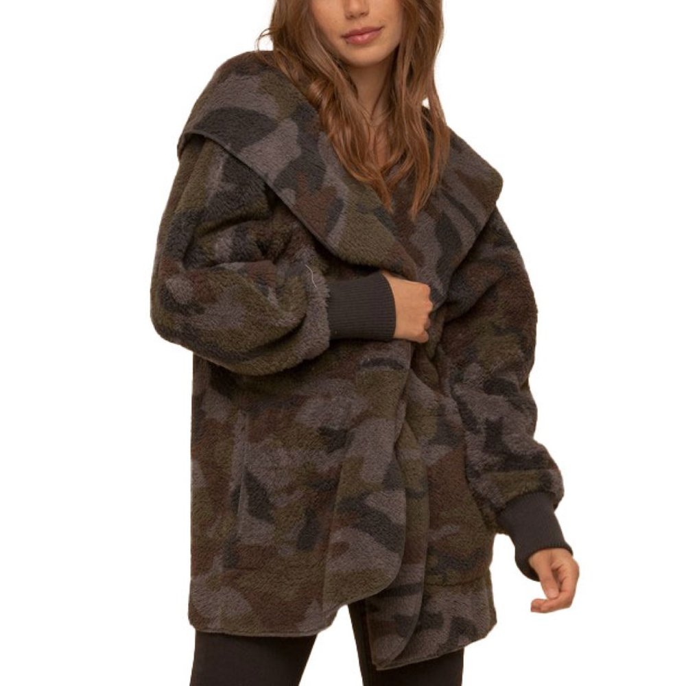 Camo Hooded Sherpa - Picture 3 of 6